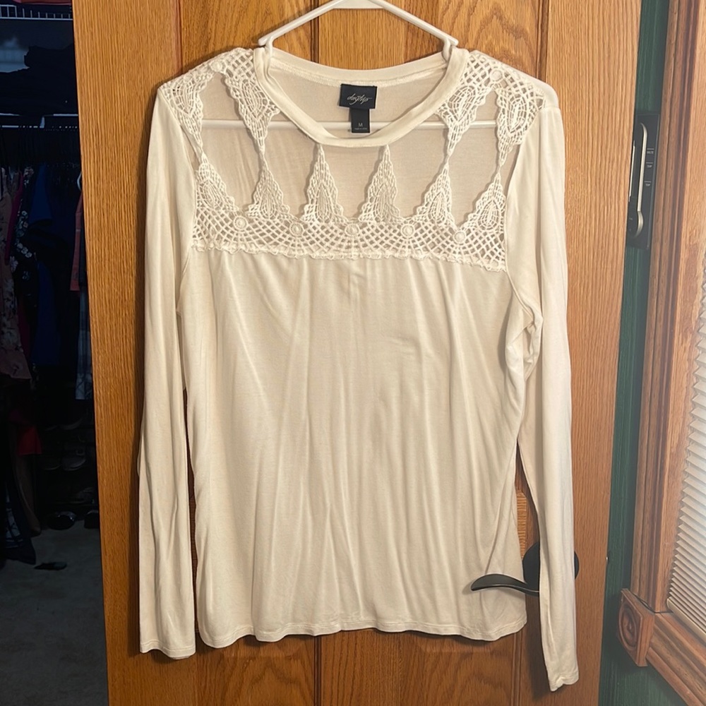 White long sleeve Day Trip shirt size medium